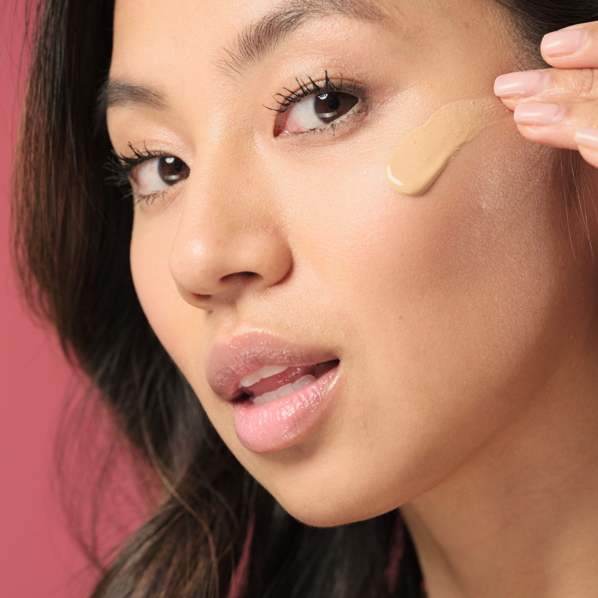 Perfect Fit Teint Ultra-Hydratant avec 1 % d'Acide Hyaluronique, de niacinamide, de Caféine et de Vitamine E