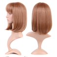 thumbnail image 2 of Perruque Longue Synthétique Bouclée avec Frange Cheveux Courts Perruques Résistantes à la Chaleur Perruque Complète Tête Complète pour Femmes Blond Mèches, 2 of 4