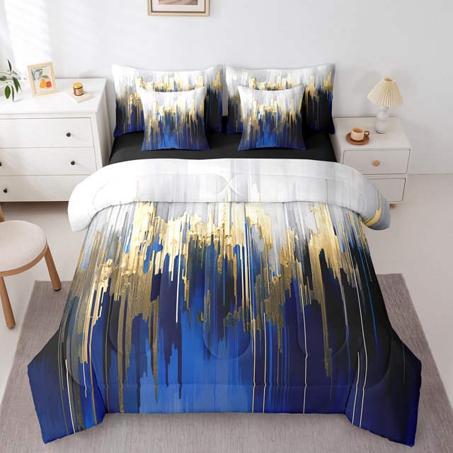 YST Ensemble de Douillette Pleine Bleu Marine 7 Pcs Graffiti Ombré Ensemble de Literie Moderne, Format Pleine Grandeur. l'Ensemble Présente un design Ombré Dégradé Audacieux avec des Motifs Géométriques et Abstraits en Aquarelle dans des Tons Bleu Marine, Or et Blanc. Comprend 1 Douillette (79x90 Pouces), 1 Drap Plat (81x96 Pouces), 1 Drap-Housse (54x75x16 Pouces), 2 Taies d'Oreiller (20x30 Pouces) et 2 Housses de Coussin Décoratif (18x18 Pouces). Présenté dans un Cadre de Chambre Moderne avec une Table de Nuit Blanche et un Décor