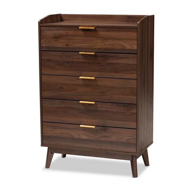 Baxton Studio Lena Commode en Bois à 5 Tiroirs, Fini Noyer Brun, au design Moderne Mi-Siècle avec Pattes Inclinées Effilées. Fabriquée en Bois d'Ingénierie, Elle a une Finition Noyer Brun et Cinq Tiroirs Spacieux avec Poignées en Métal Ton Or Brossé. Idéale pour Ranger Vêtements et Linge, la Commode Comprend des Coulisses en Métal pour un Fonctionnement Fluide des Tiroirs. Assemblage Requis.
