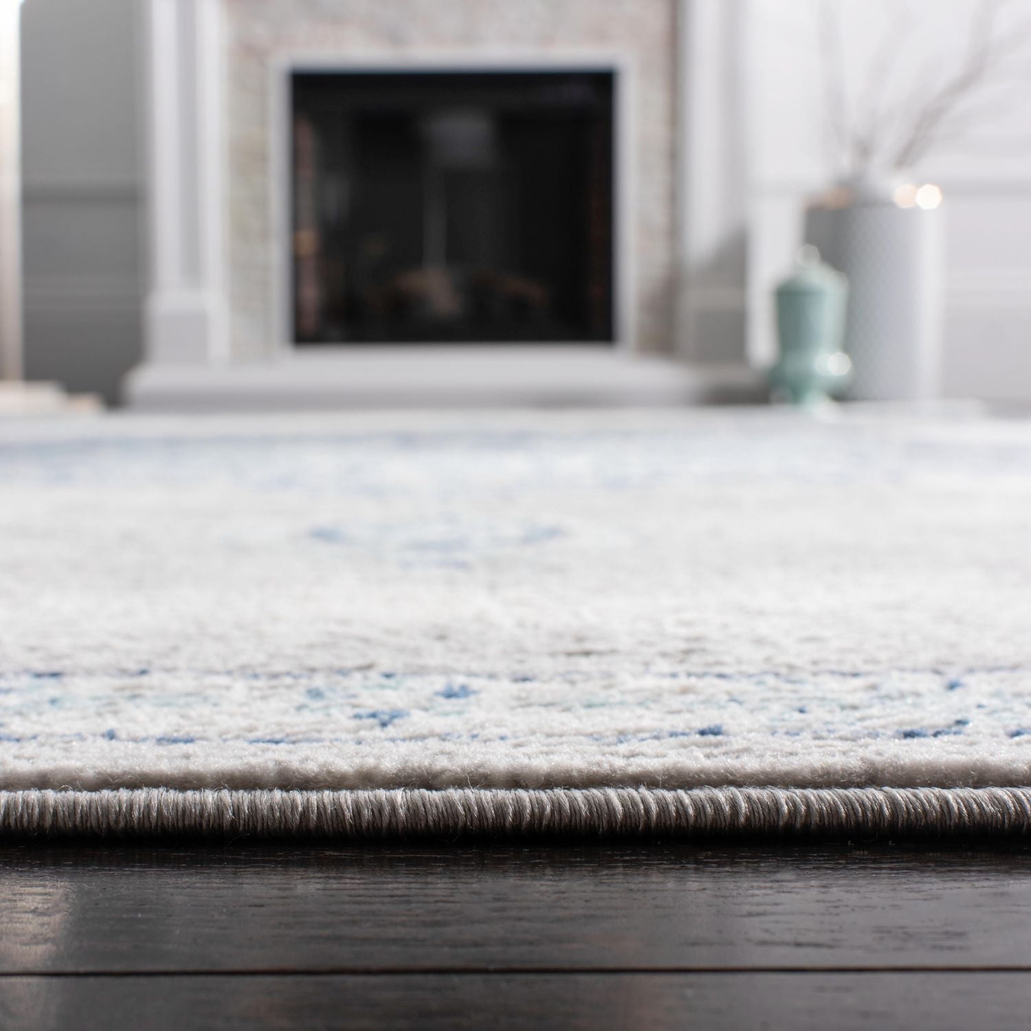 SAFAVIEH Brentwood Cantor Floral Area Rug