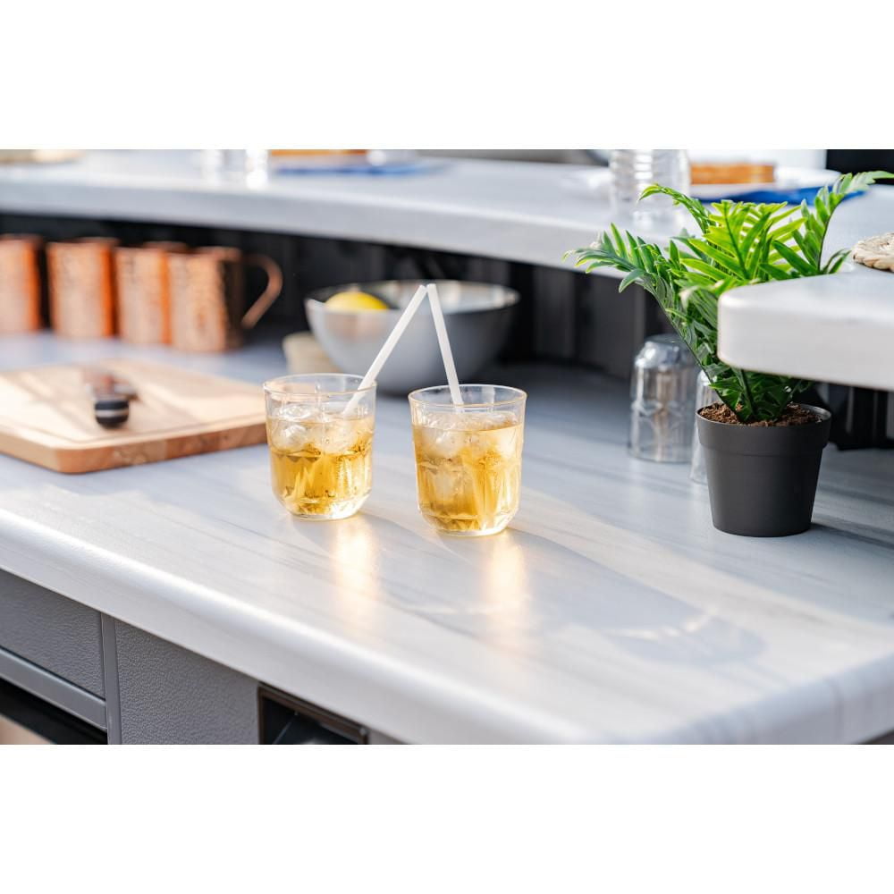 Bar de jardin Suncast Backyard Oasis, bar extérieur avec comptoir Marblecast, style moderne, résine – Gris froid