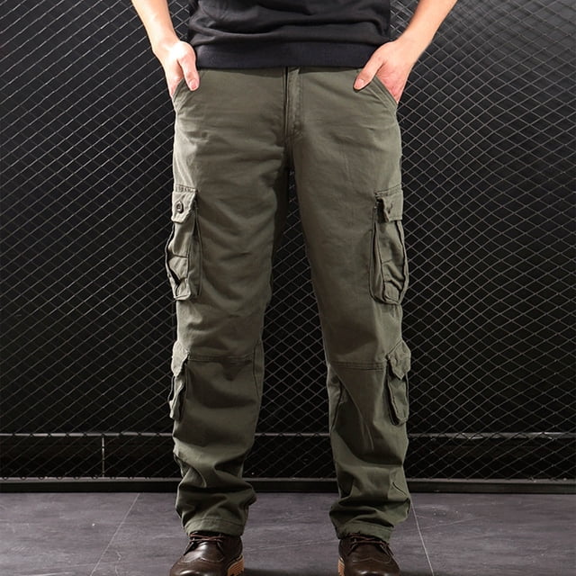 TIMIFIS Pantalon de Randonnée pour Hommes, Pantalon cargo Tactique Épais et Chaud Doublé en Molleton de Couleur Vert olive Uni. Ces Pantalons Comprennent Plusieurs Poches Spacieuses, un Matériau Coquille Souple Coupe-Vent et Imperméable, et un design Extensible pour le Confort. Convient au Travail Hivernal en Plein Air, à la Randonnée et aux Tenues Décontractées. Montré dans une Vue Orientée vers l'Avant avec un Fond Noir.