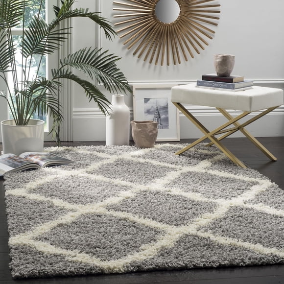 Safavieh Dallas Logan Geometric Shag Area Rug