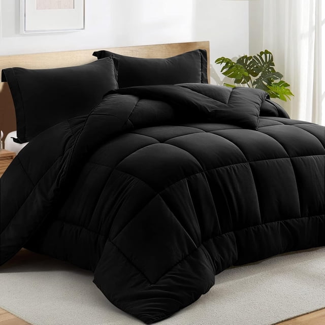 All Season Queen Comforter Set Soft Quilted Down Alternative Comforter+ Pillow Shams with Corner Tabs Winter Summer Warm Fluffy Machine Washable (Queen )
