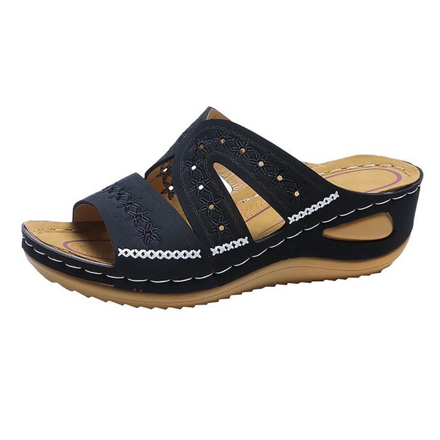CEHVOM Sandales Brodées Multicolores pour Femmes avec Plateforme à Bout Ouvert Compensée. Ces Sandales Présentent une Tige Noire avec des Broderies Complexes et des Détails Découpés, un design à Bout Ouvert, et une Semelle Plateforme Compensée de Couleur Beige Contrastante. Fabriquées avec un Matériau de Tige en PVC et une Semelle en Caoutchouc, Elles Conviennent au Port Décontracté, Extérieur et Quotidien. les Sandales Offrent une correction de posture et un Confort Accru pour Prolonger la Station Debout Ou la Marche. Offertes en Diverses Tailles avec un Tableau des Tailles Détaillé pour un Ajustement Parfait.
