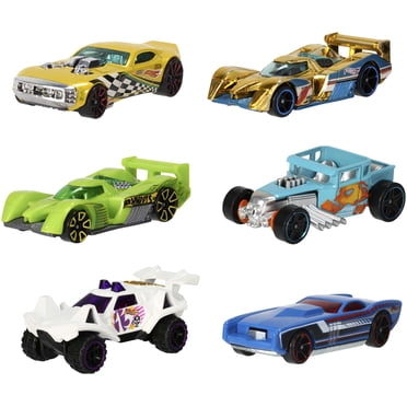 Hot Wheels Super Rigs, 1:64 Scale Toy Car and Matching Transporter, 2 Vehicles (Styles May Vary)