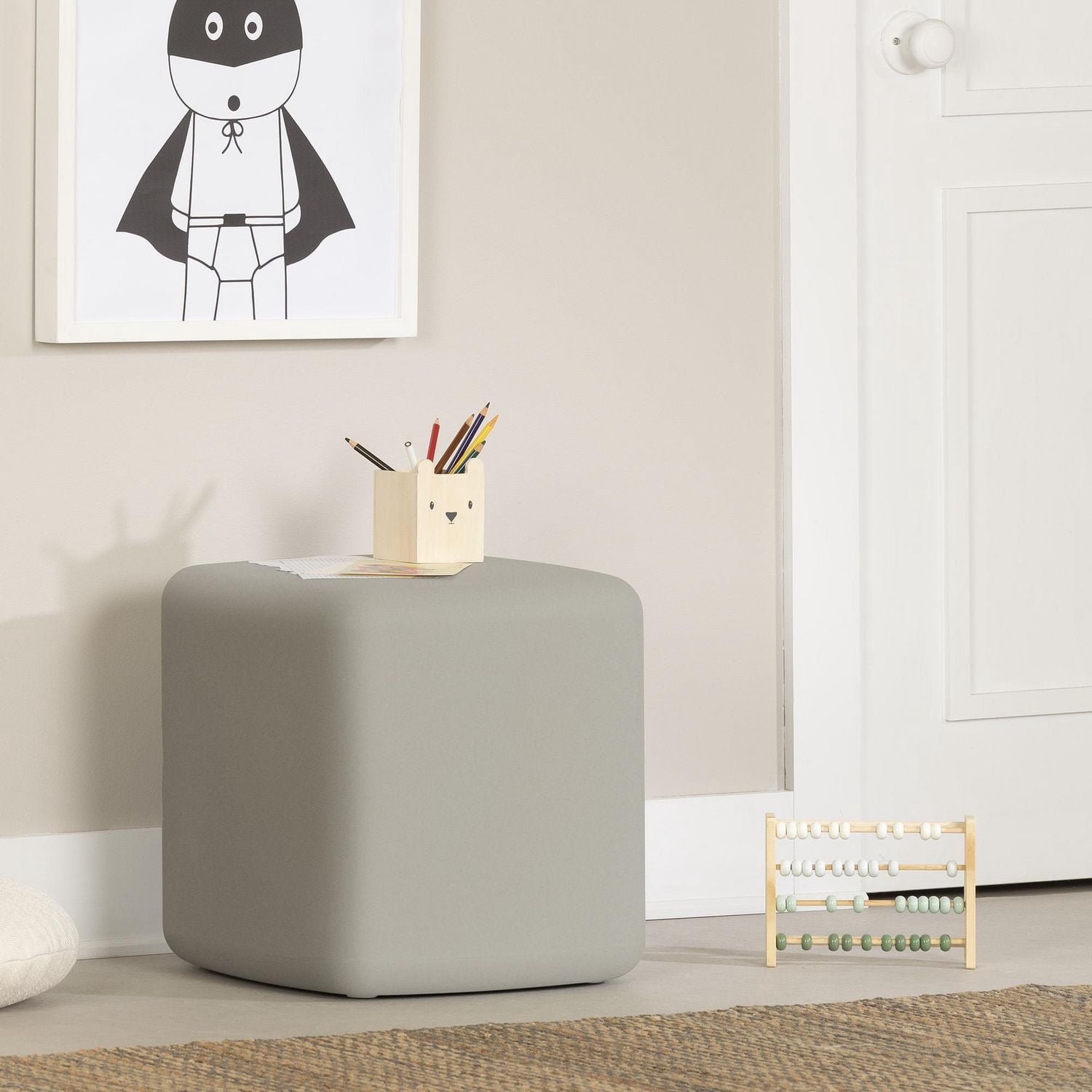 Tabouret pour enfants, fini Greige, collection Sweedi de Meubles South Shore
