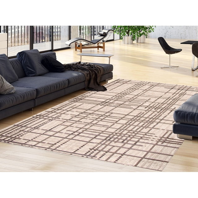ECARPET Tapis d'Intérieur et d'Extérieur pour Patio, Terrasse, Salon Sisal Burburry Collection avec Motif à Carreaux beige et Brun sur Plancher de Bois Franc Clair dans un Salon Moderne Comprenant des sofas Gris Foncé, une chaise Longue en Bois et des Chaises Pivotantes Noires Près de Grandes Fenêtres en Verre, Idéal pour Ajouter Chaleur et texture aux Espaces Intérieurs Ou Extérieurs.