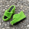 thumbnail image 4 of Chaussons en Fourrure Semelles Épaisses Compensées Mode Extérieure pour Femmes, 4 of 9