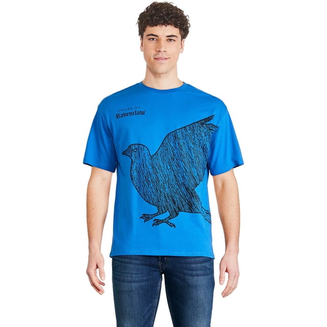 Harry Potter T-Shirt pour Homme « Ravenclaw » en Tricot jersey Bleu Vif avec un Grand Graphique de Corbeau Noir Style Croquis et « House of Ravenclaw » à l'Avant, avec Encolure Ras du Cou, Manches Courtes, Épaules Tombantes et Ourlet Droit, Idéal pour une Tenue Décontractée Ou pour Se Détendre.
