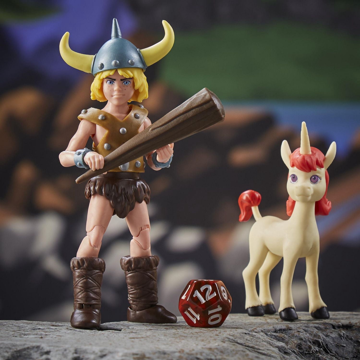 Dungeons & Dragons Cartoon Classics 6-Inch-Scale Bobby & Uni 2-Pack Action Figures, D&D 80s Cartoon, Includes d12 from Exclusive D&D Dice Set