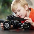 thumbnail image 3 of LEGO Technic LA BATMOTO DE BATMAN 42155 Ensemble de construction (641 pièces), 3 of 6