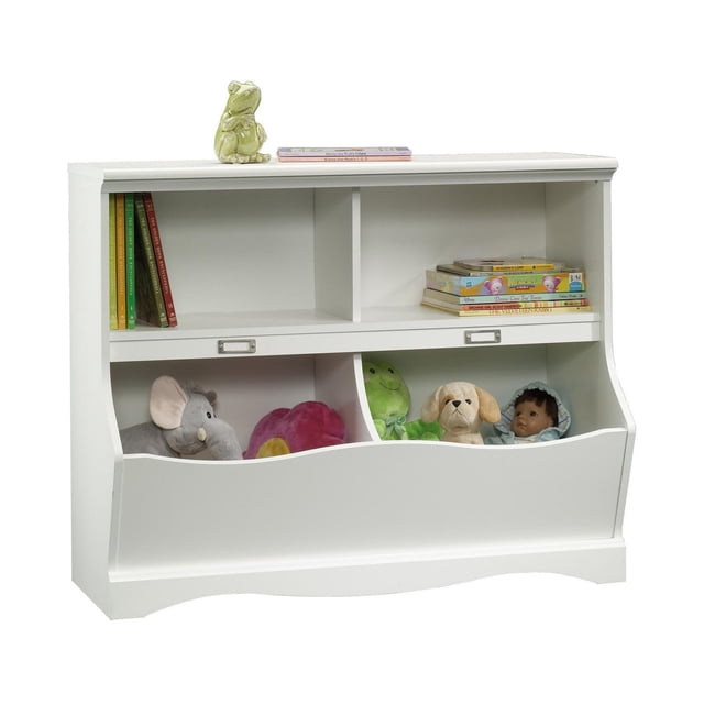 Sauder® Pogo Collection Bibliothèque/pied de Lit en Blanc Doux avec Deux Tablettes Supérieures Tenant des Livres pour Enfants et une figurine de Grenouille en Céramique sur le Dessus. les Bacs de Rangement du Casier Inférieur Contiennent des Peluches Incluant un Éléphant, une Fleur, une Grenouille et un Chien, avec des Porte-Identité pour un Rangement Organisé de la Chambre des Enfants.