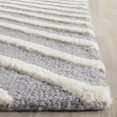 thumbnail image 3 of Safavieh Cambridge Lilly Diamond Stripes Area Rug, 3 of 5