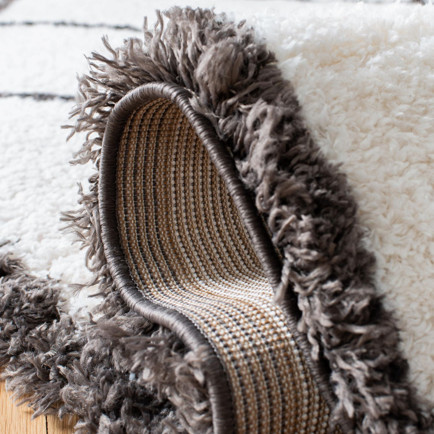 Safavieh Carmella Chase Tapis Géométrique Shag