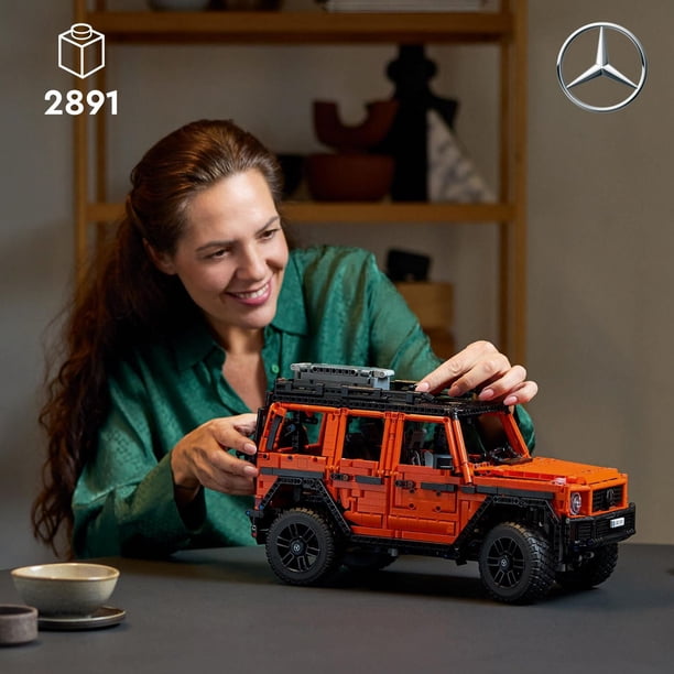 LEGO Technic Mercedes-Benz G 500 PROFESSIONAL Line Car Building