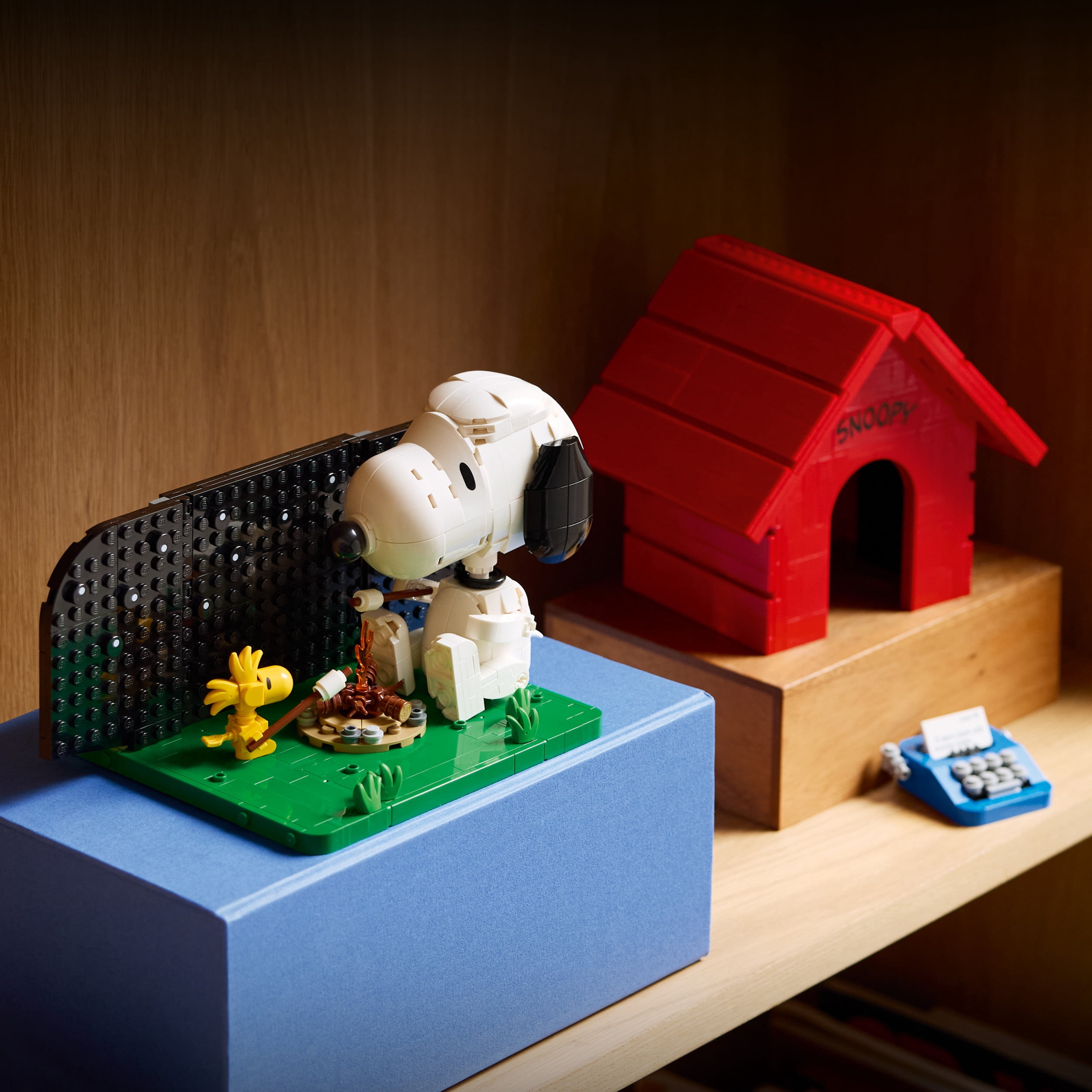 LEGO Ideas Peanuts : La niche de Snoopy, Ensemble 21368