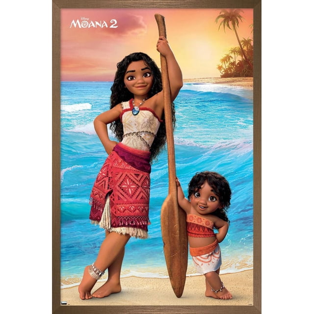 Disney Moana 2 - Affiche Murale Moana et Simea, 22,375 Pouces x 34 Pouces Encadrée, Représentant Deux Personnages Polynésiens Debout sur une Plage Sablonneuse avec des Vagues d'Océan et un Ciel au Coucher du Soleil. le Personnage le Plus Grand Porte un Haut à Motif Blanc et Rouge avec une Jupe Géométrique Rouge et Tient une Pagaie en Bois Debout. le Plus Petit Personnage Porte une Tenue à Motif orange et Blanc et s'Adosse à la Pagaie. les Palmiers Sont Visibles à l'Horizon