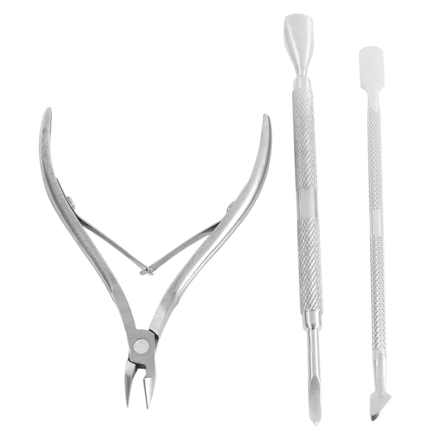 Coupe-cuticules avec Tondeuses, Poussoir, Lot de 3, Outil Grattoir pour Manucure. Comprend une Coupe-Cuticules en Acier Inoxydable et Deux Poussoirs-Cuticules avec Poignées Texturées pour la Prise. les Extrémités Cuillerées Sont Conçues pour Repousser Délicatement les Cuticules, Tandis Que les Extrémités Inclinées Aident à Enlever la Saleté Ou l'Acrylique sous les Ongles. Convient aux Ongles Naturels et Artificiels, avec une Finition Argentée. Essentiel pour les routines de Soins des Ongles.