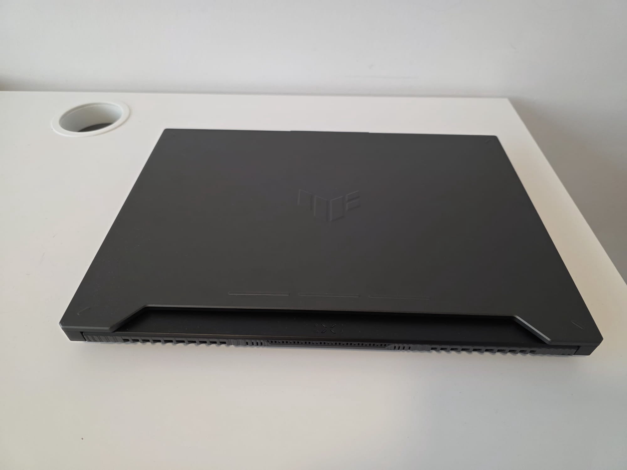 ASUS TUF Gaming A15 Ryzen 7, 16 Go RAM, 1 To SSD, RTX 4050 + Chargeur & Souris Sans Fil