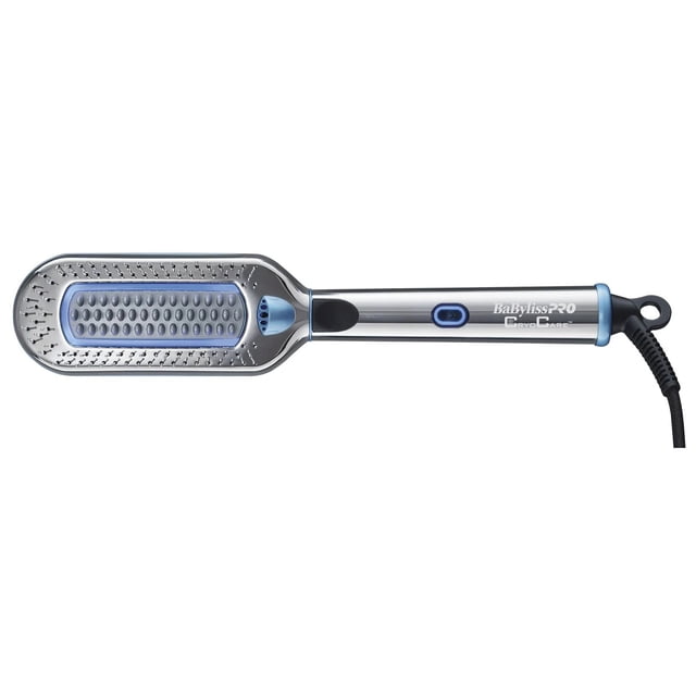 BaByliss PRO CryoCare la Brosse Froide, un Outil Révolutionnaire de Conditionnement des Cheveux avec une Finition Argentée et Bleue. Équipé d'Une Plaque Froide en Nano-Titane, de 90 Poils Métalliques et d'Un Refroidisseur Thermoélectrique Qui Atteint des Températures Congélation de 0 °C (32 °F). Offre des Avantages de Cryothérapie pour Hydrater, Lisser et Ajouter de la Brillance aux Cheveux Tout en Contrôlant les Frisottis. Comprend Deux Moteurs Sans Balais, un Générateur d'Ions