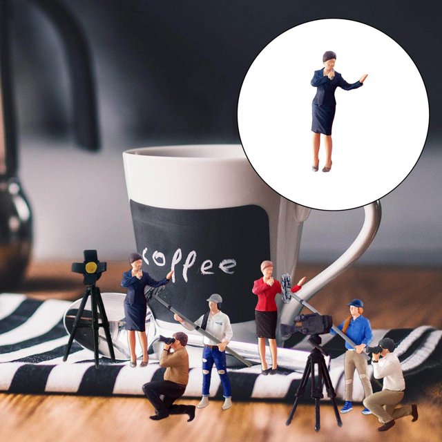 Maoww 1:64 Hand Painted Model People Figure Diorama Scenery Hostess Blue