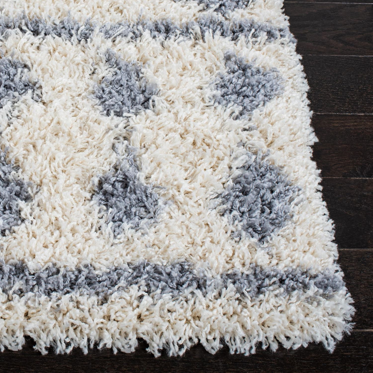 Safavieh Venus Susan Abstract Geometric Shag Area Rug