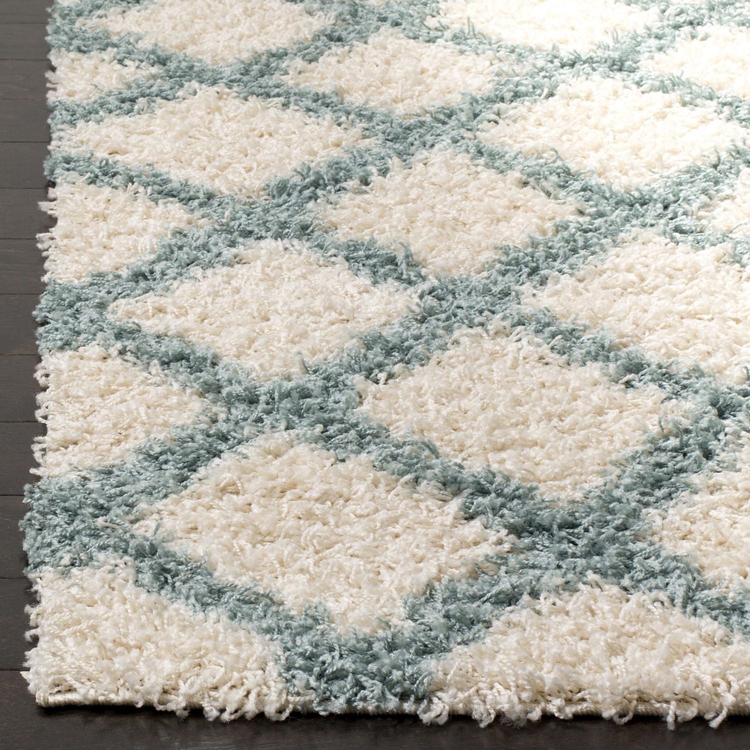Safavieh Layla Geometric Plush Shag Area Rug