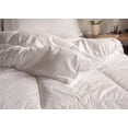 thumbnail image 1 of Couette en polyester de la collection Chateau, grand lit, 1 of 3