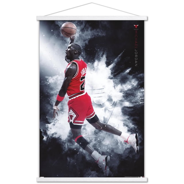 Michael Jordan - Affiche Murale Burst, 22,375 Po x 34 Po, Représentant Michael Jordan en Uniforme Chicago Bulls Rouge Bondissant pour un dunk de basketball avec un Fond Éclatant de Fumée Blanc et Gris Dynamique et un logo de Taureaux Subtils, Imprimée sur Papier d'Affiche Lustré avec Supports Adhésifs pour une Suspension Facile et Sans Dommages, Convient à la Décoration Murale de la Maison Ou du Bureau.