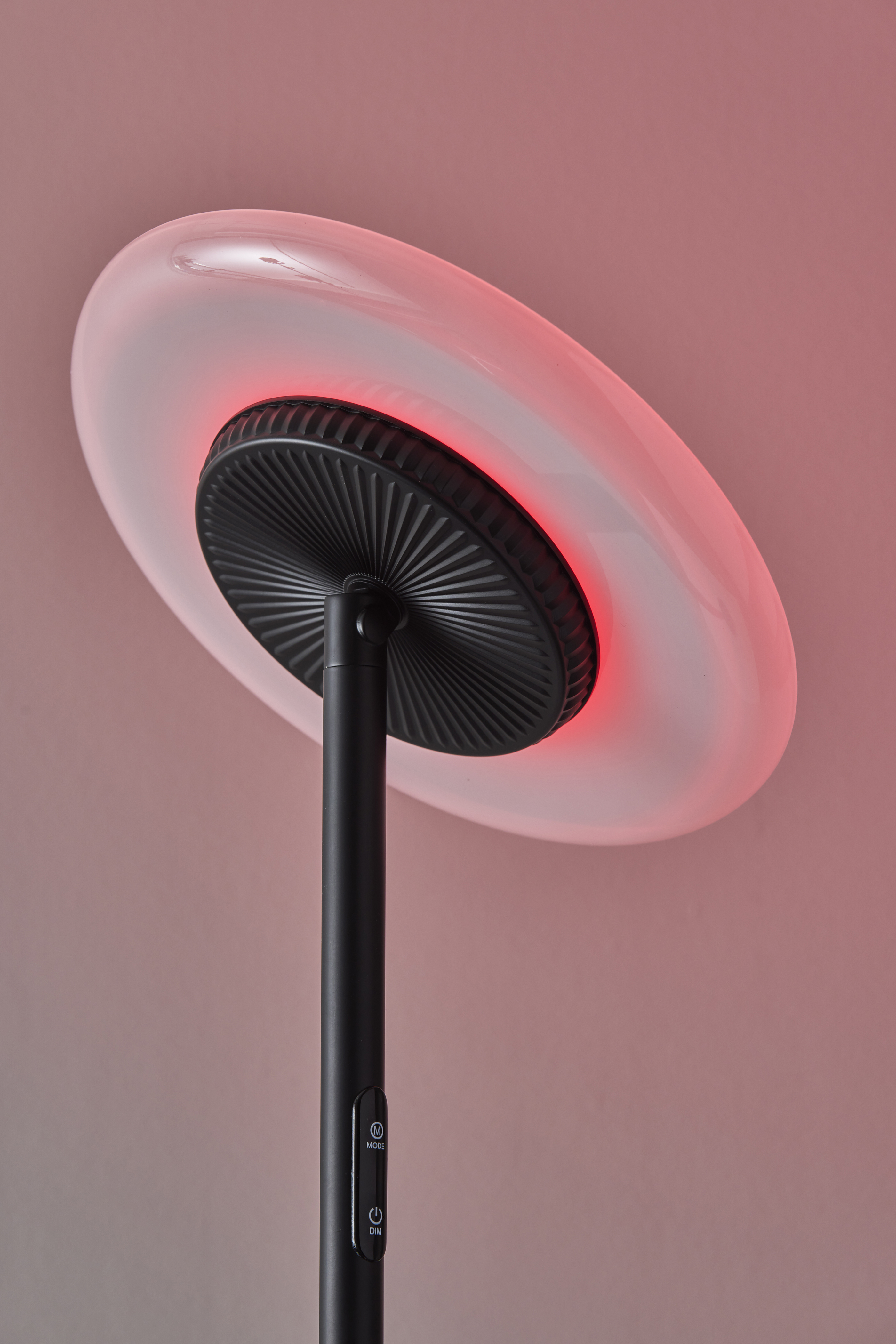 Lampadaire Mainstays RGB noir, 6 couleurs automatiques, design moderne, neuf