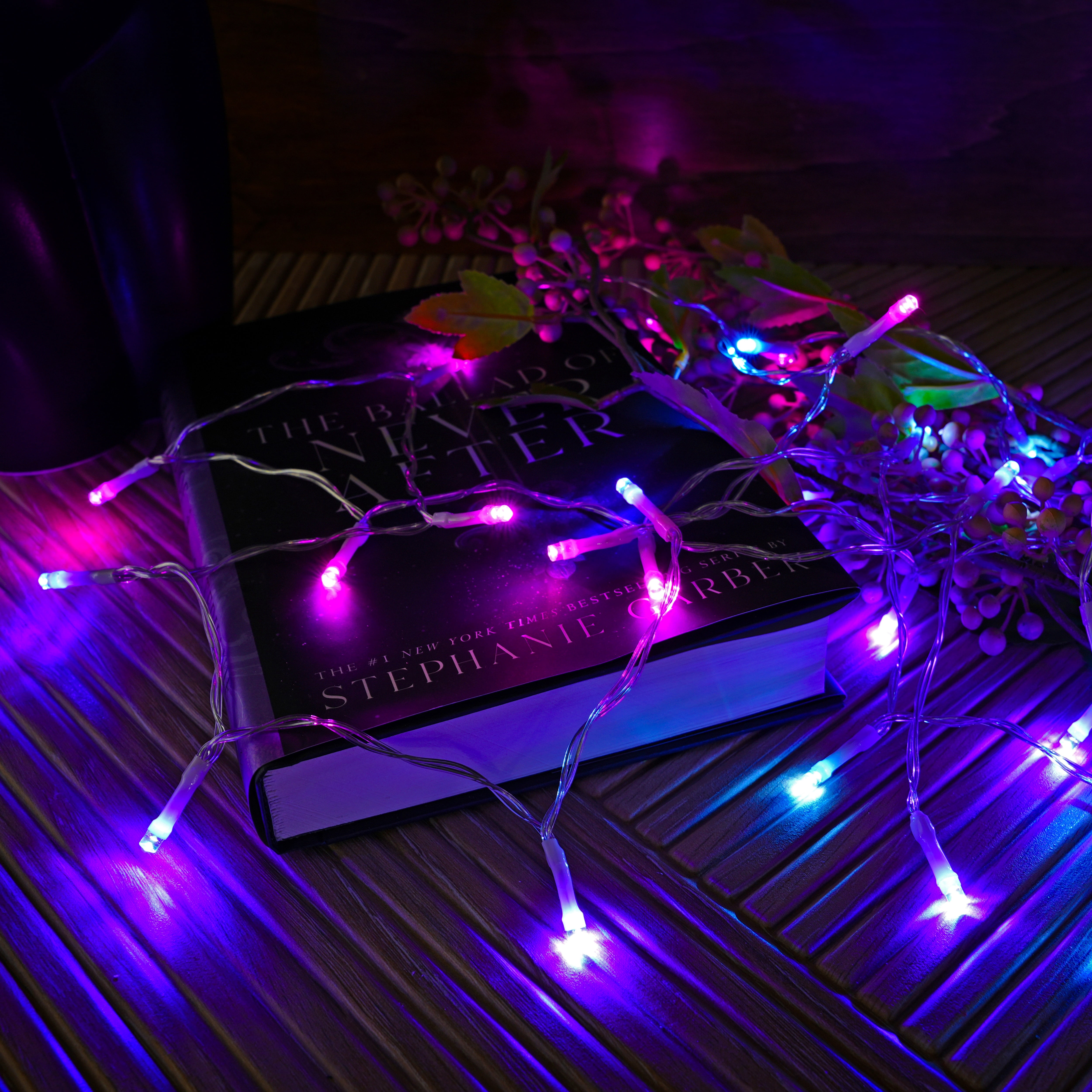 Danson Décor Guirlandes Rideau à piles DEL 5 MM, 96 Lumières, Violet Blanc / Rose / Violet