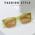 thumbnail image 4 of Lunettes de Soleil pour Femmes Monture Carrée Style Simple Rétro Classique Verre Clair Résistant au Soleil Ultra-Léger Protection UV pour Adultes pour Extérieur, 4 of 10