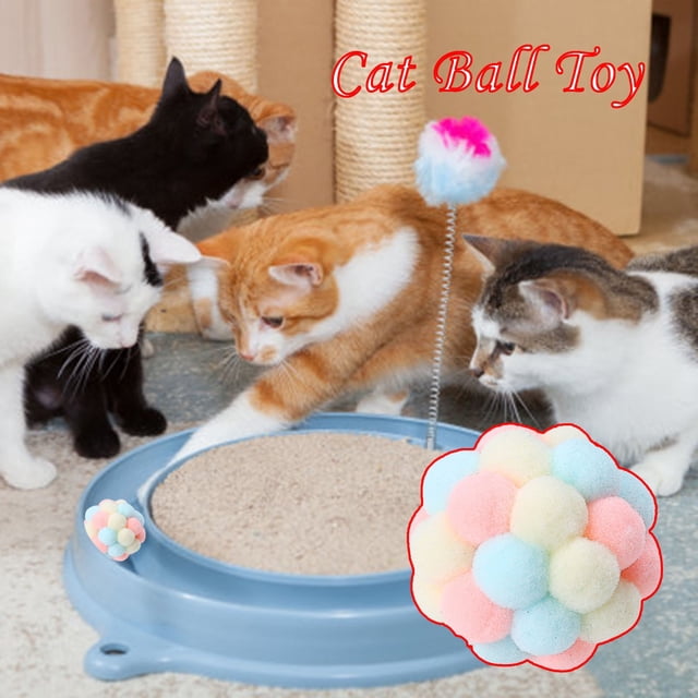 Staron Jouets pour Chats d'Intérieur, avec une Balle interactive Colorée à texture Duveteuse et des Éléments Sonores pour Attirer les Chats. l'Image Montre Plusieurs Chats Jouant Autour d'Un Jouet Circulaire Bleu avec un Pompon Monté sur Ressort et une Balle Colorée. Conçu pour Améliorer le Jeu Interactif et l'Affection entre les Chats et Leurs Propriétaires.