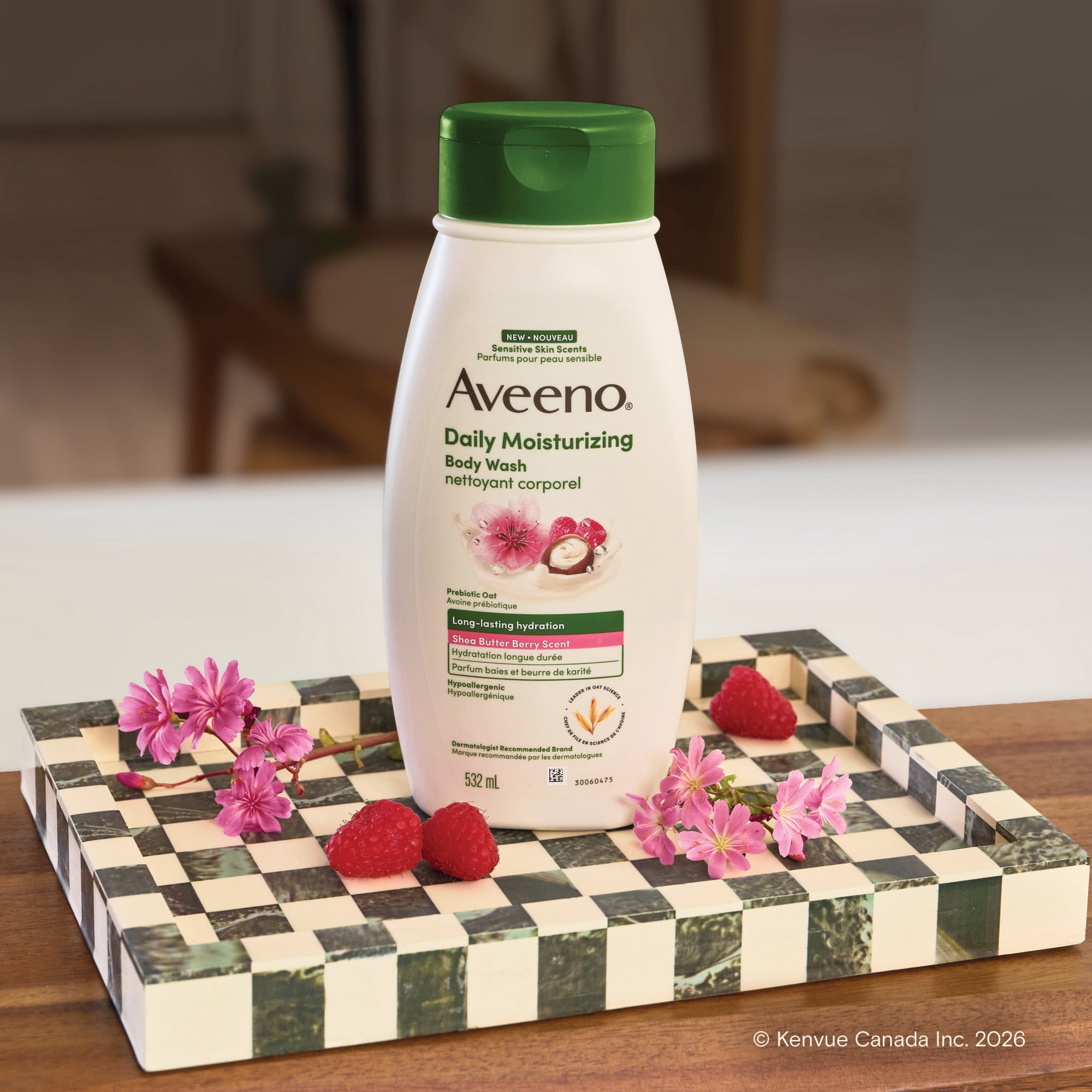 Aveeno Daily Moisturizing Body Wash Shea Butter Berry Scent & Soothing Prebiotic Oat, Provides Long-Lasting Hydration for Sensitive Skin, Hypoallergenic, Paraben-Free, 532 mL