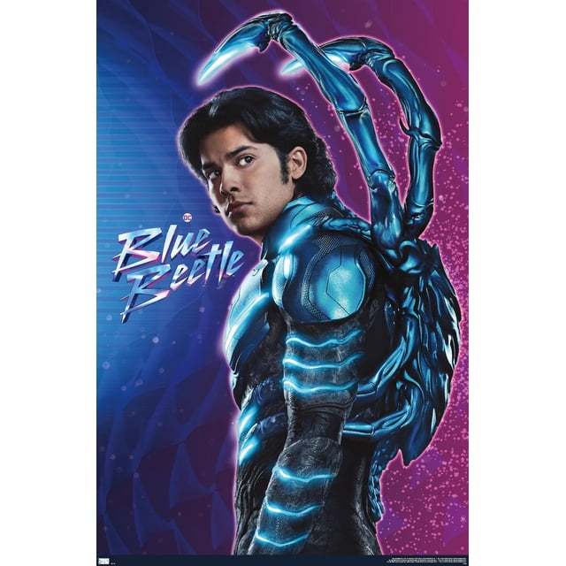DC Comics Film Blue Beetle - Affiche Murale de Jaime Reyes, 22,375 Pouces x 34 Pouces, Représentant un Scarabée Bleu dans une Combinaison Blindée Bleue et Noire avec des accents Bleus Lumineux et de Grandes Ailes de Scarabée Mécaniques, sur un Fond Dégradé Violet et Bleu avec le Texte « Blue Beetle ». Cette Affiche Est Idéale pour Décorer des Chambres, des Bureaux Ou des Dortoirs.