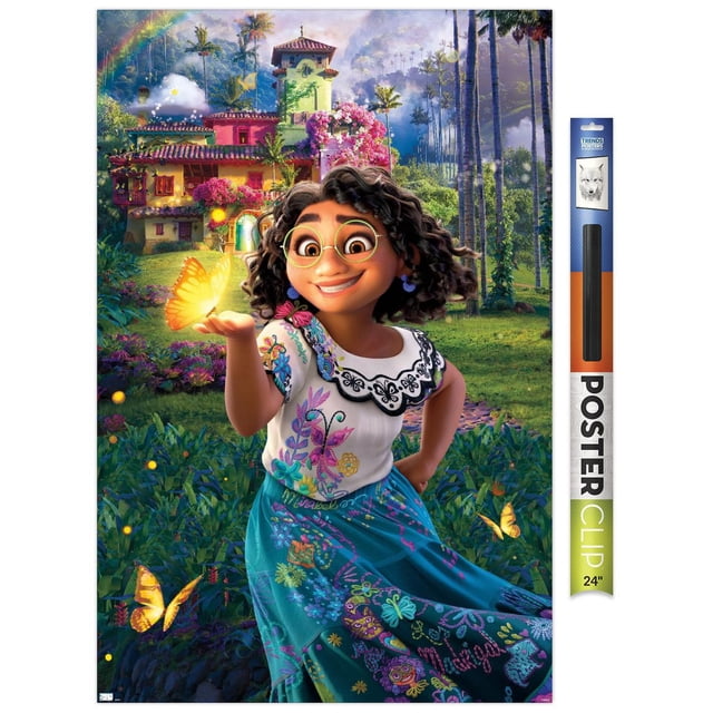 Disney Encanto - Affiche Murale sur une Feuille, 22,375 Po x 34 Po Représentant une Jeune Fille avec une blouse Blanche Brodée et une Jupe Sarcelle, avec des Motifs Floraux et de Papillons Tenant un Papillon Jaune Lumineux. l'Arrière-plan Montre une Verdure Luxuriante, des Fleurs Colorées, de Grands Palmiers et une Maison Vibrante avec des Murs Rouges et Jaunes et un Toit en Tuiles sous un Ciel Partiellement Nuageux.