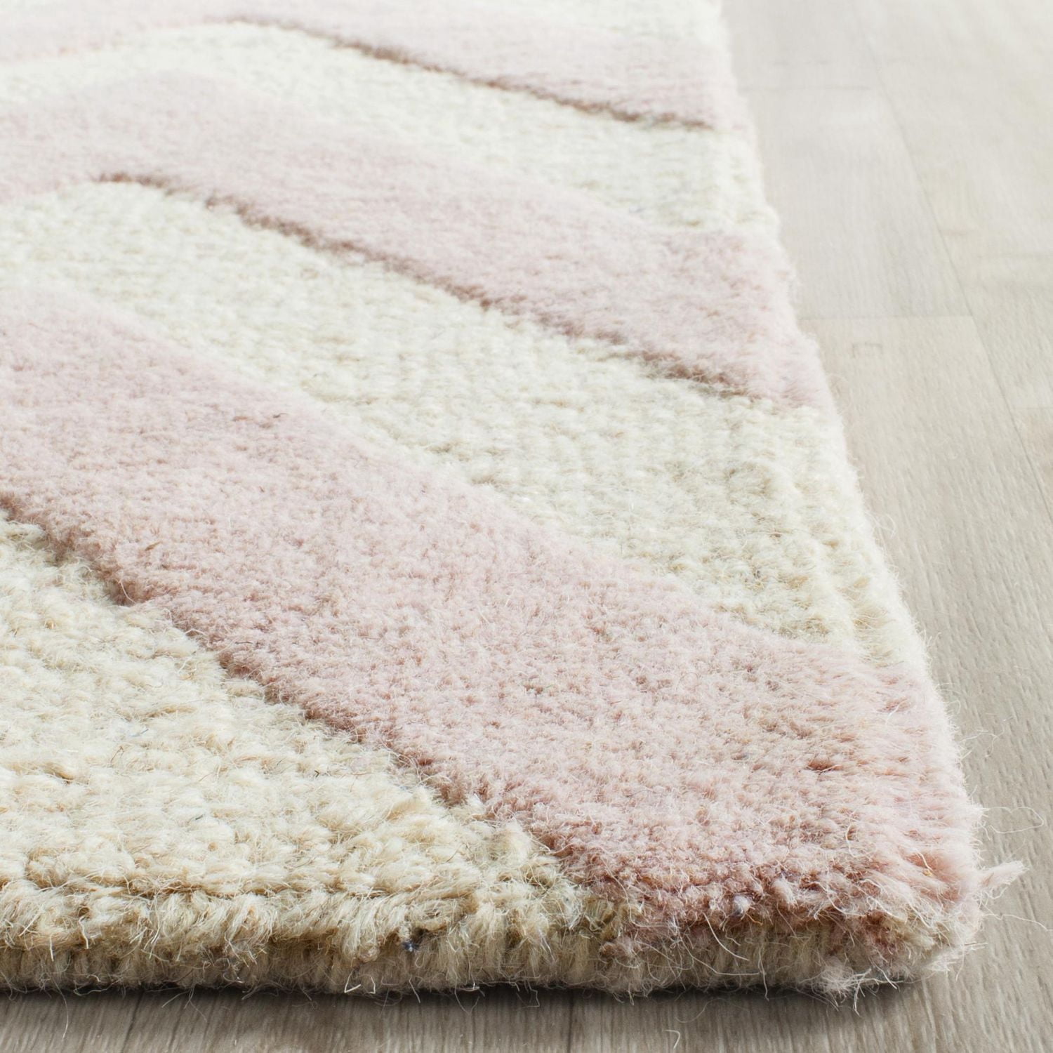 Safavieh Cambridge Kaitlyn Tapis Chevron