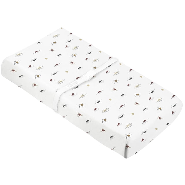 Kushies Housse de Matelas à Langer avec Fentes pour Sangles, Percale 100 % Coton, Douce et Respirante, Housse Ajustée pour Matelas de table à Langer en Blanc avec Petits Motifs Abstraits de Soleil et de Demi-Cercle en Brun, Noir et beige, Dotée d'Une Sangle Entièrement Élastiquée pour un Ajustement Sécurisé, Format 17 by 33 by 3 Pouces, Essentiel Idéal pour la Chambre de Bébé pour le Changement de Couche.