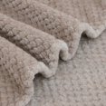 thumbnail image 3 of RYRDWP Soft Warm Bed Blanket Plaid Fleece Large Mesh Flannel Blankets Thick, 3 of 3