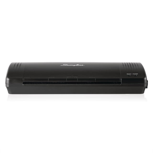 Swingline® INSPIRETM Plus Pochette de 9” pour Laminateur Thermique avec design Rectangulaire Noir Mat, Vue Orientée vers l'Avant Montrant le logo Swingline, Fentes de ventilation aux Deux Extrémités, et Voyants Indicateurs Prêt et Puissance à Droite, Conçu pour Laminer des documents jusqu'à 9 Pouces de Large, Convient à la Maison et au Bureau.