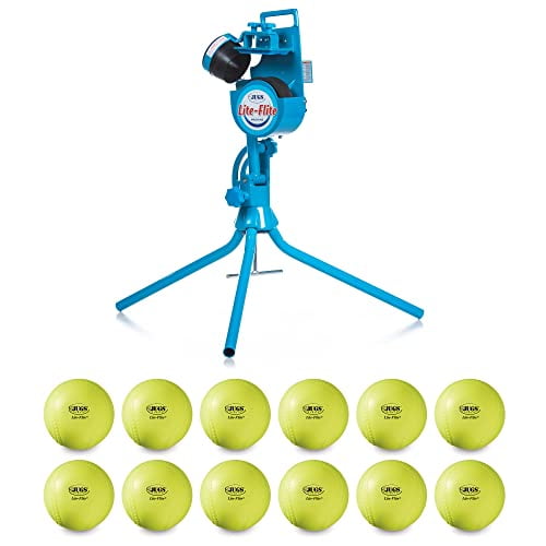 Jugs Lite-Flite Machine avec 1-Dozen Lite-Flite Softballs. Cette Machine de Lancer de baseball Présente un Cadre en Acier Moulé Bleu durable, Conçu pour l'Entraînement de baseball et de softball. Elle Comprend un Moteur de 1,3 Amp et Fonctionne sur 110 AC Ou un Bloc-Piles Optionnel. l'Ensemble Est Livré avec 12 Softballs Lite-Flite Jaunes, Parfait pour une Pratique Sûre et Efficace. Idéal pour l'Utilisation dans la Cour Arrière, sur le Terrain Ou au gym, Cette Machine de Lancer Convient aux Lancers Lents