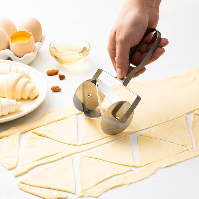 Stainless Steel Croissant Dough Cutter for Uniform Triangle Pastry Cuts, Easy Baking Tool for Home and Professional Kitchens