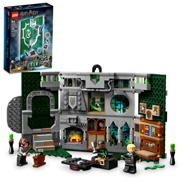 LEGO Harry Potter Ensemble de bannières de la maison Slytherin 76410 - Hogwarts Castle Common Room Jouet ou Affichage mural, Jouet de voyage collectible avec Minifigure Draco Malfoy, Cadeau magique pour les garçons, les filles et les enfants