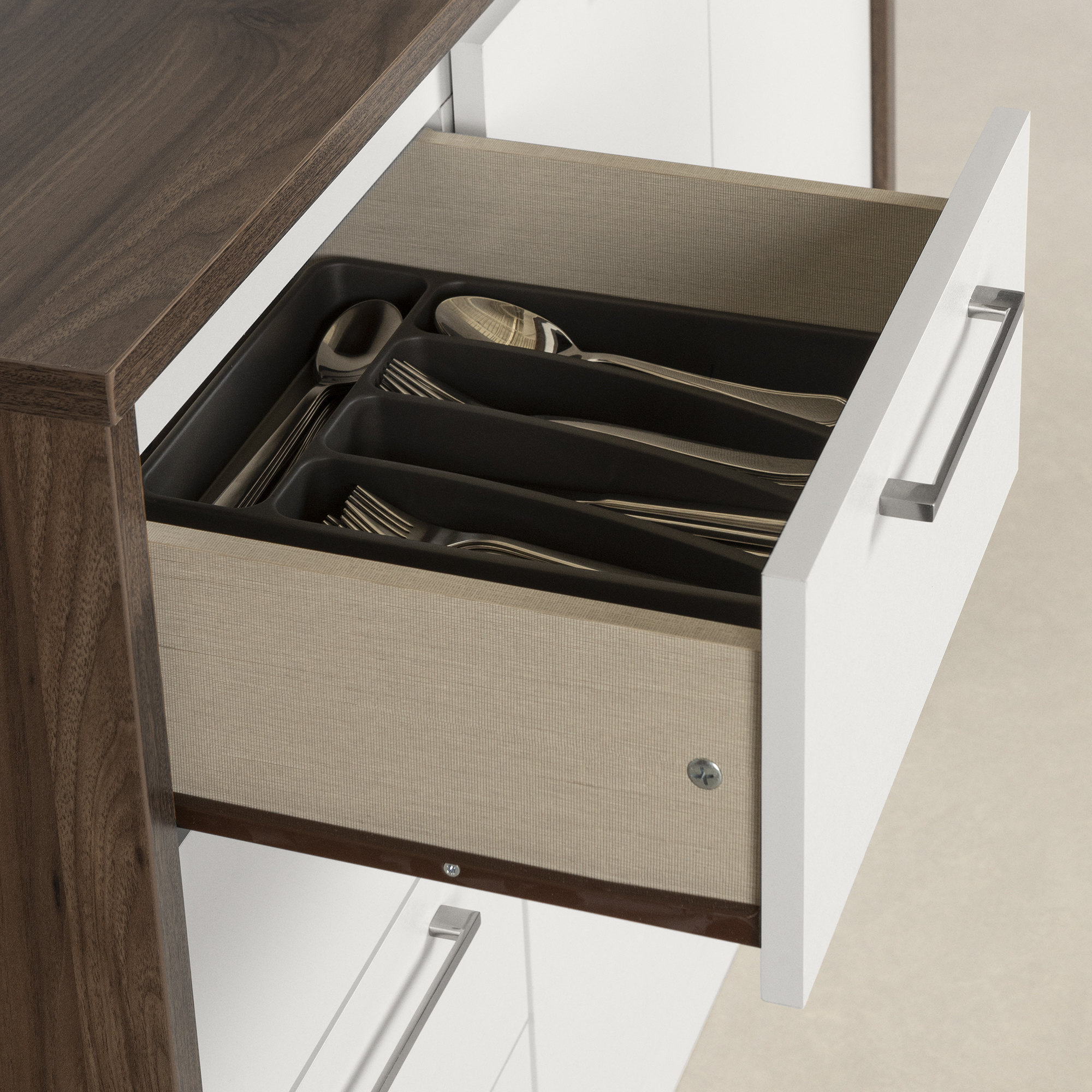 Îlot de cuisine avec rangement, fini Noyer naturel et Blanc, collection Myro de Meubles South Shore