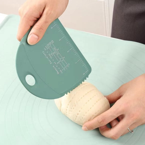 Meitianfacai Noodles Cutter Household Silicones Scraper Food Grade Baking Noodles Cutter Scraper Tool Kneading Pad Scraper Utensil, Blue