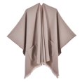 thumbnail image 1 of Châle Chaud pour Femmes - Poncho Réversible Ouvert pour l'Hiver, 1 of 2
