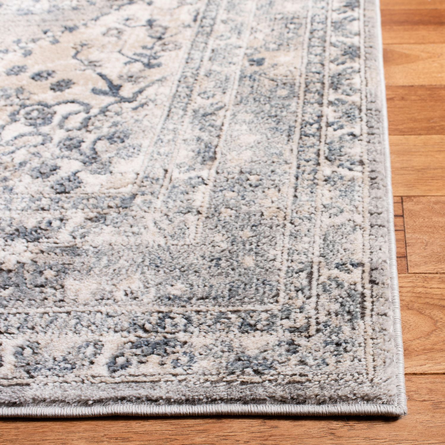 SAFAVIEH Oregon Gertrude Distressed Traditional Area Rug
