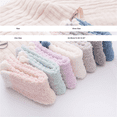 thumbnail image 3 of Chaussettes Roses Chaudes et Confortables pour Femmes Bas de Contention Pelucheux Chaussettes de Pantoufles Douces en Tissu Chaud, 3 of 5